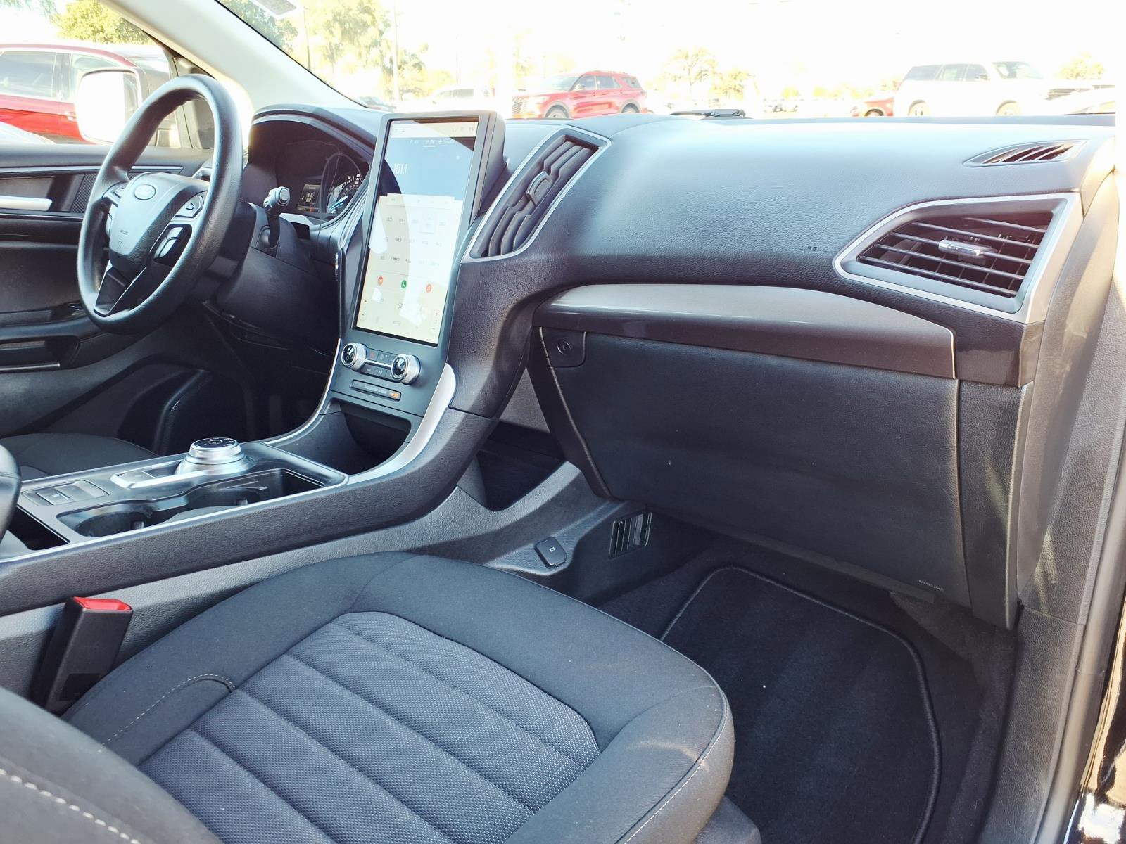 Certified 2024 Ford Edge SE image 10