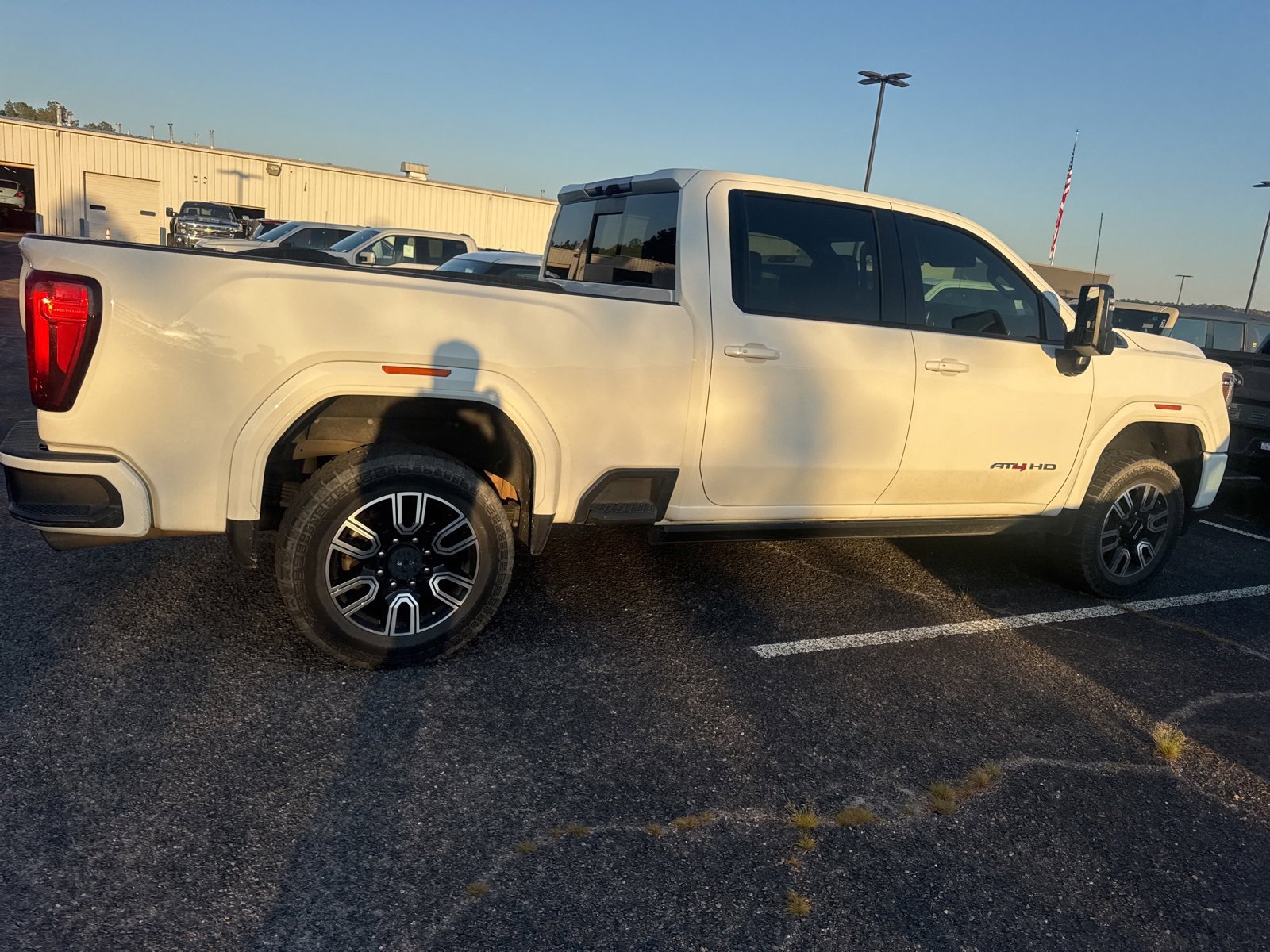 Used 2022 GMC Sierra 2500 AT4 w/ AT4 Preferred Package image 7