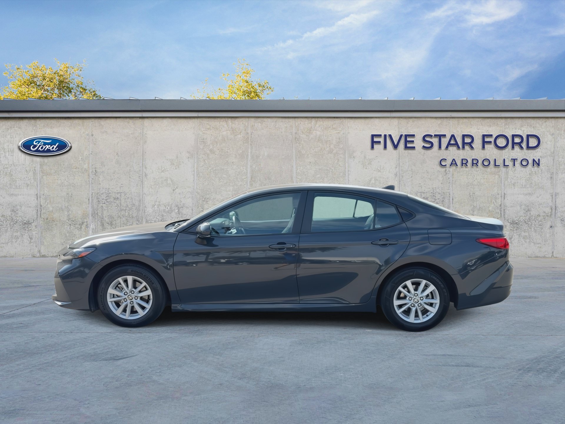 Used 2025 Toyota Camry LE FWD image 5