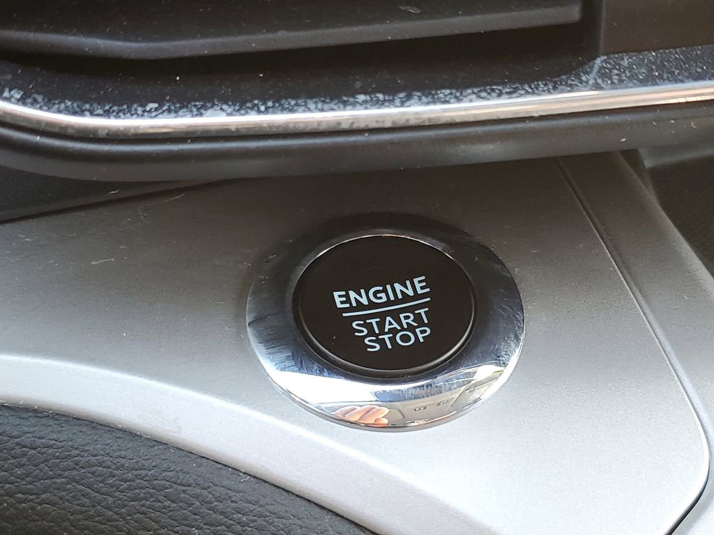 Certified 2022 Ford Explorer XLT w/ Equipment Group 202A image 19