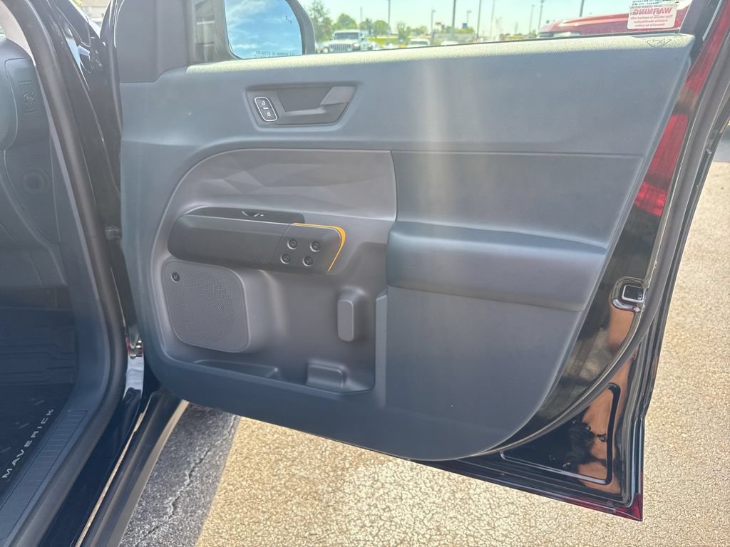 Certified 2025 Ford Maverick Tremor AWD/4WD image 36