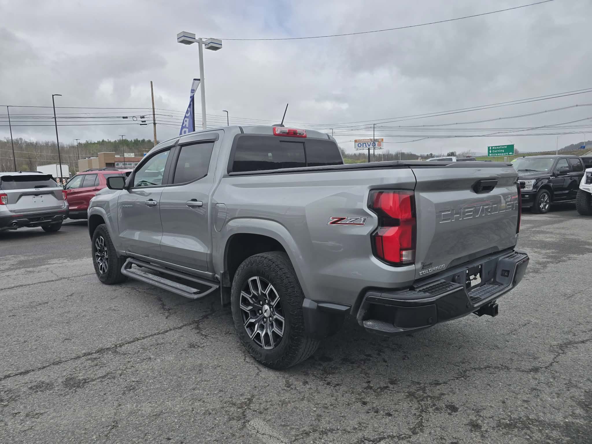 Used 2024 Chevrolet Colorado Z71 w/ Z71 Convenience Package 2 AWD/4WD image 6