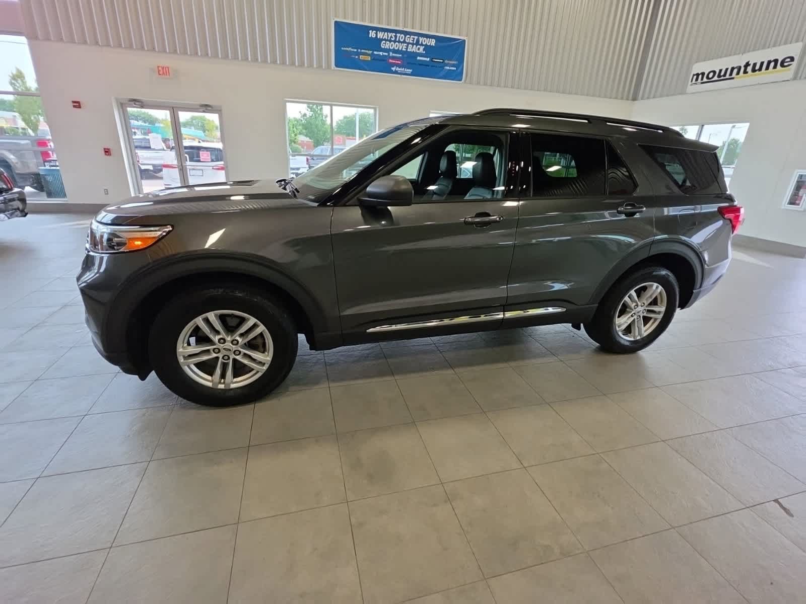 Certified 2020 Ford Explorer XLT w/ Equipment Group 202A AWD/4WD image 17