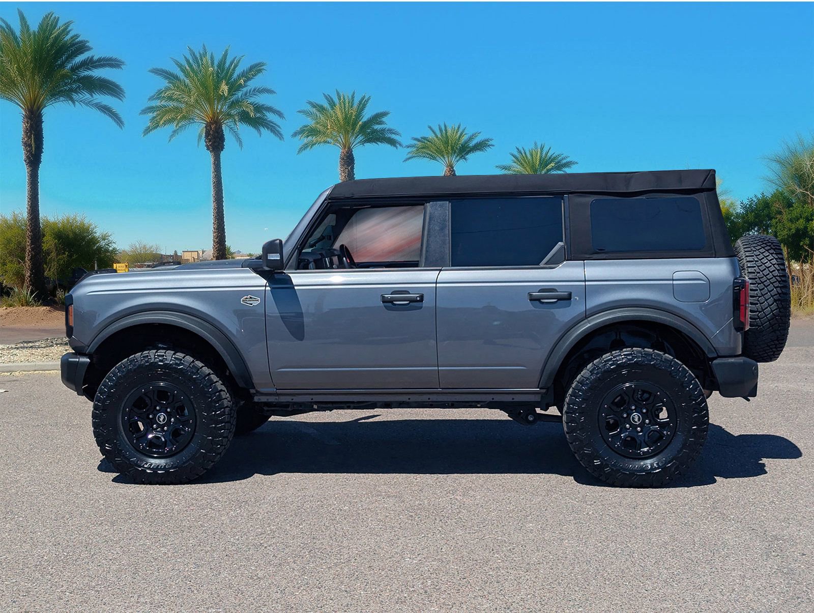 Certified 2023 Ford Bronco Wildtrak AWD/4WD image 2