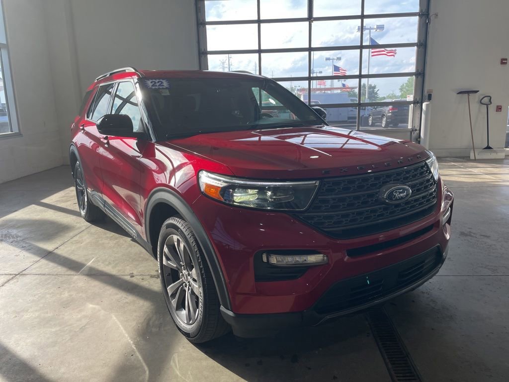 Certified 2022 Ford Explorer XLT w/ Equipment Group 202A AWD/4WD image 4