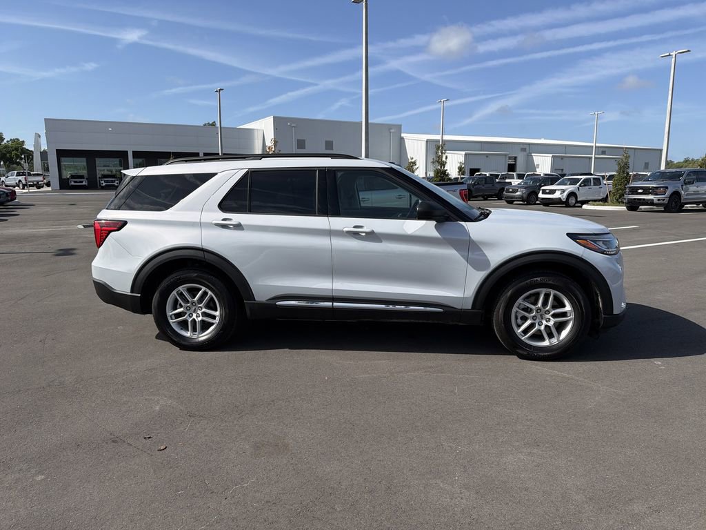 Certified 2025 Ford Explorer Active w/ Active Comfort Package image 3