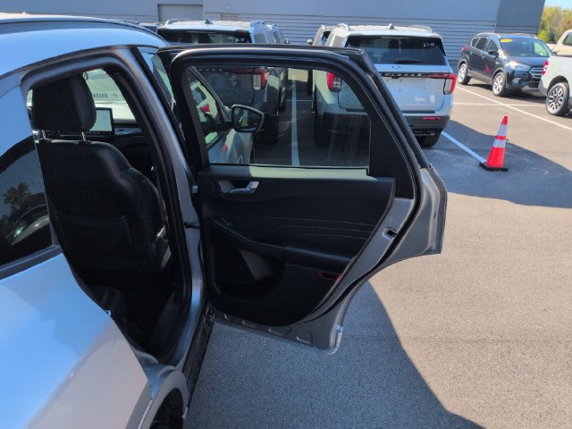 Certified 2023 Ford Escape ST-Line Select AWD/4WD image 16
