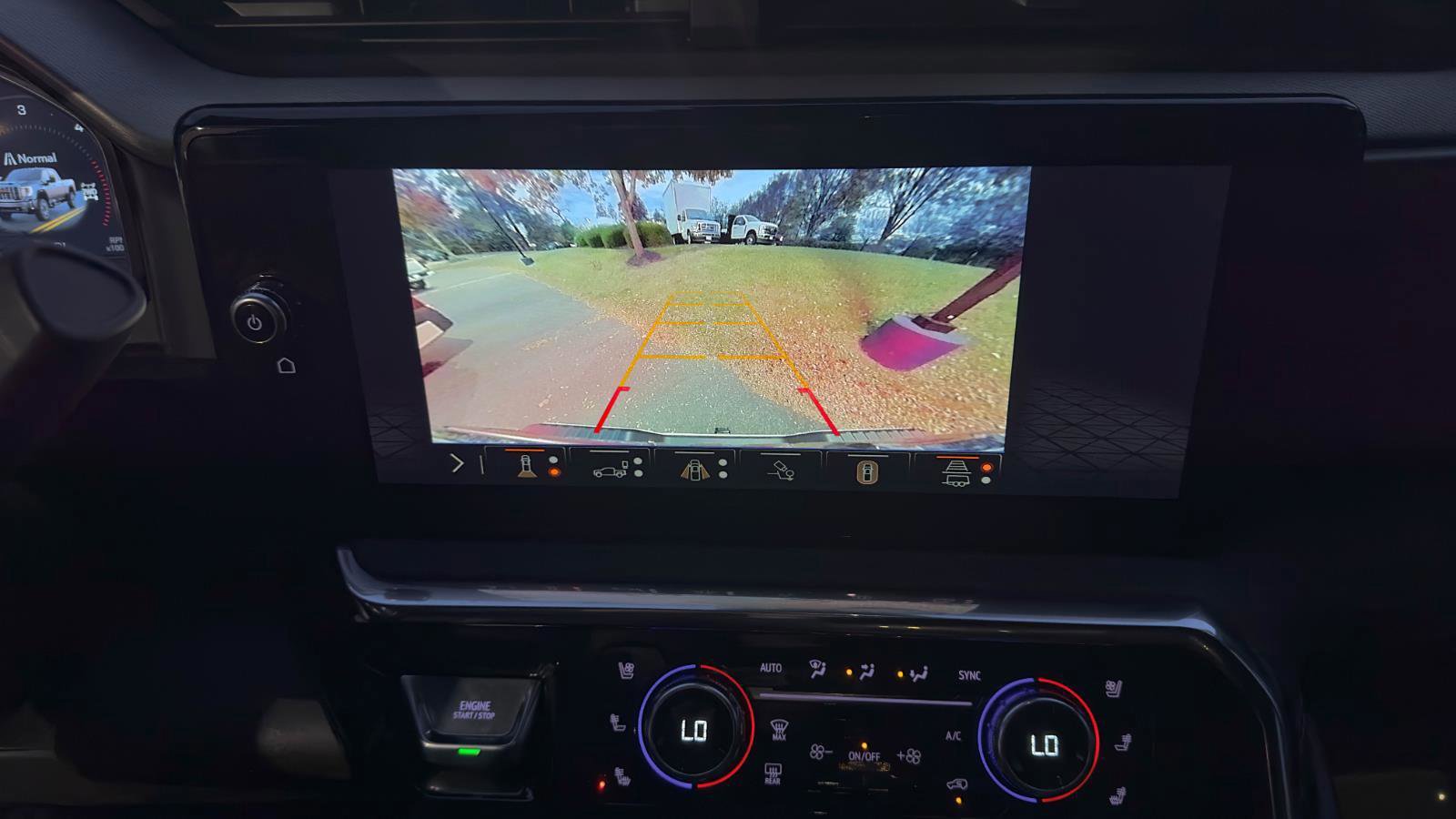 Used 2025 GMC Sierra 2500 Denali w/ Denali Reserve Package image 25