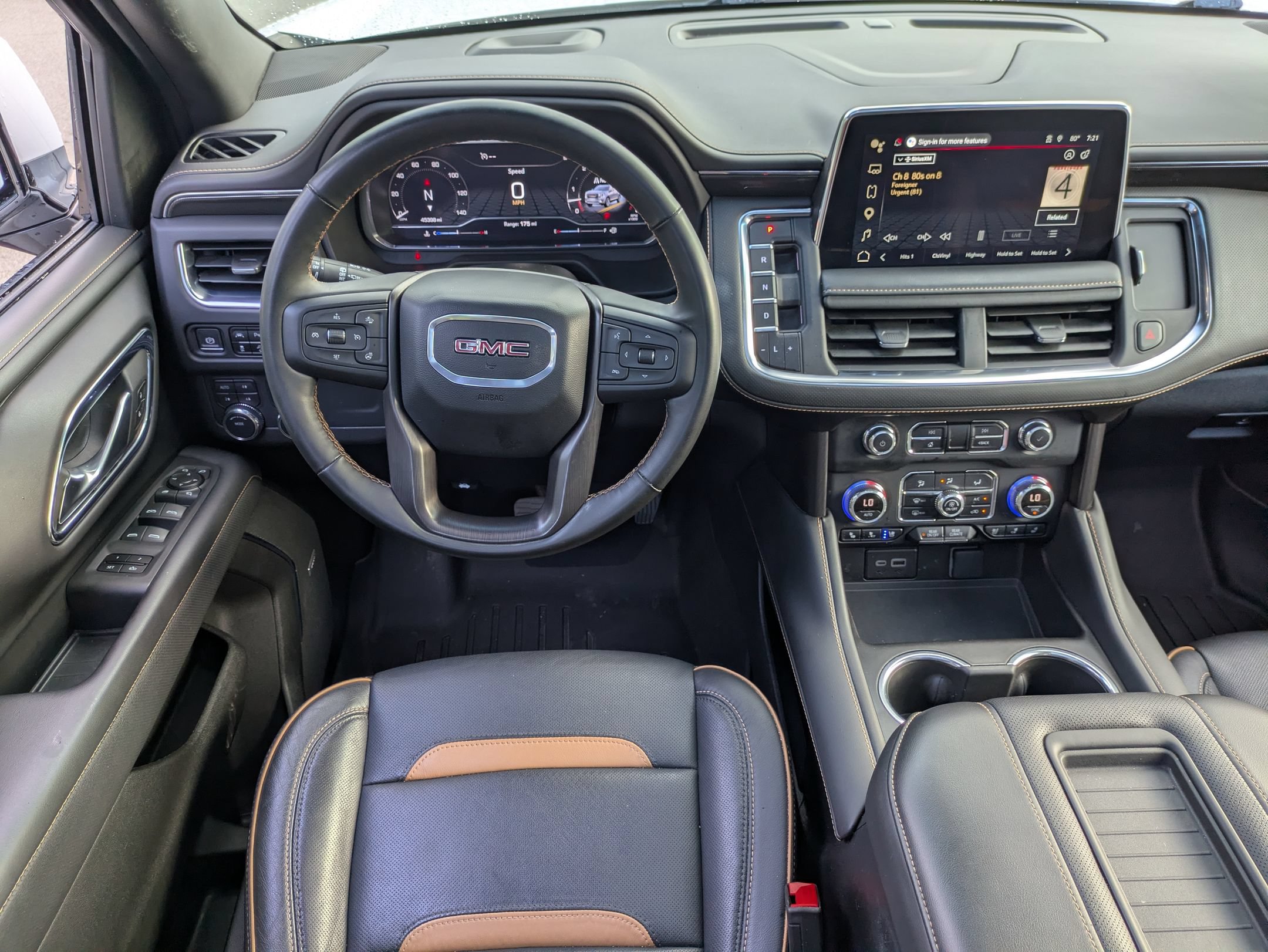 Used 2023 GMC Yukon XL AT4 AWD/4WD image 32