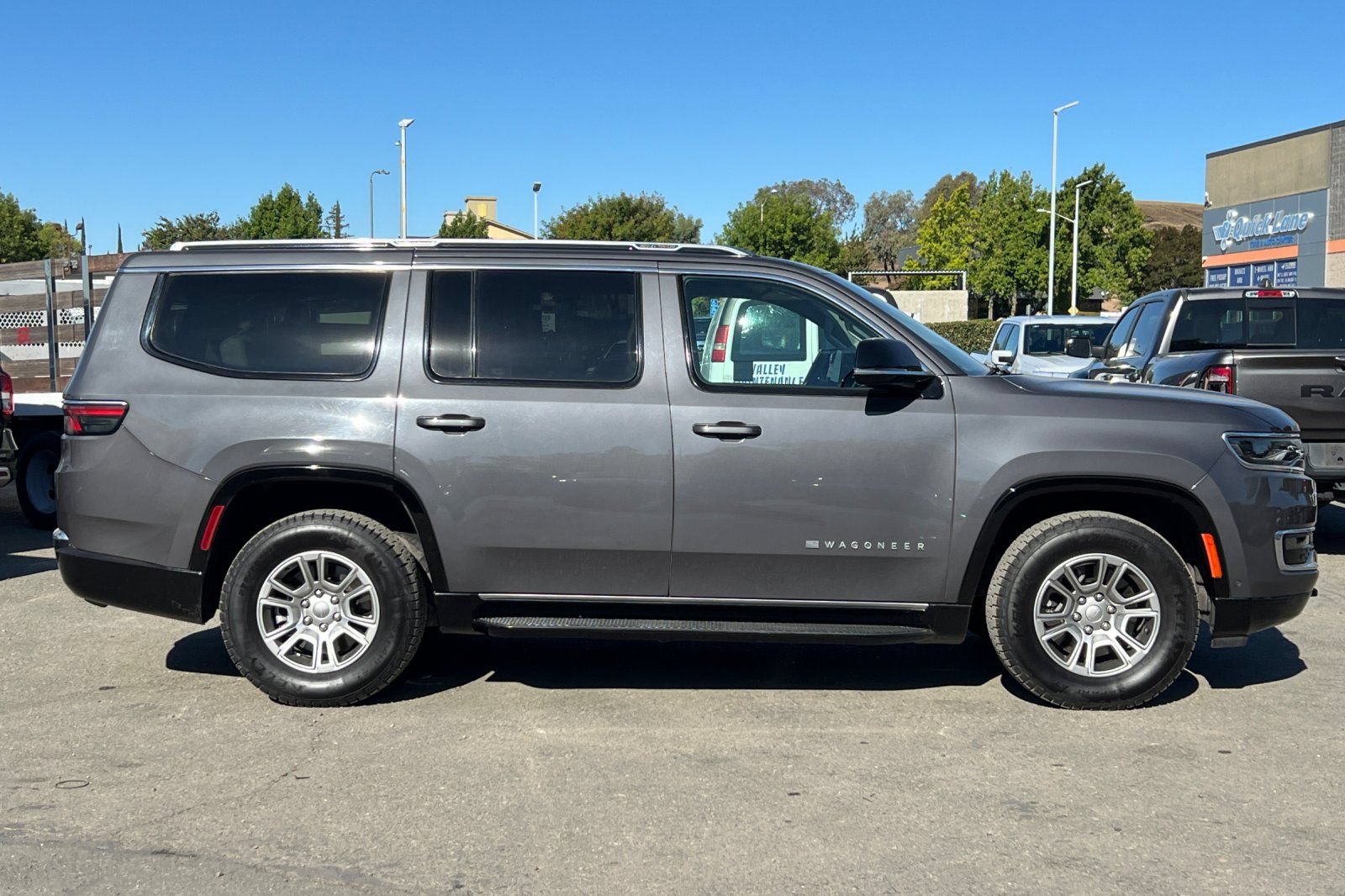 Used 2024 Jeep Wagoneer 4WD w/ HD Trailer Tow Package image 3