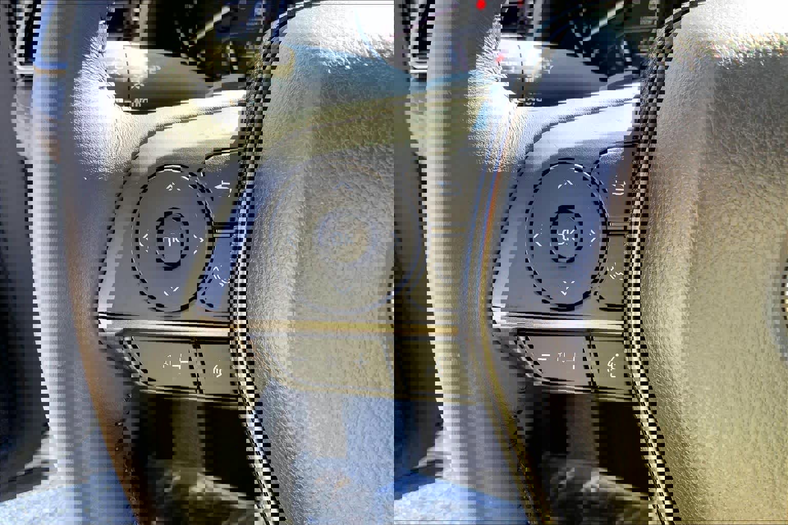 Used 2024 Toyota Camry SE image 21