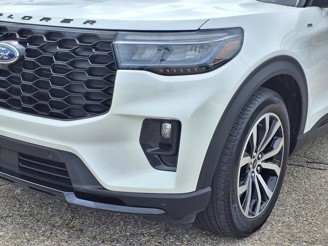 Certified 2025 Ford Explorer ST-Line AWD/4WD image 27