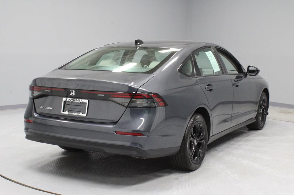 Used 2025 Honda Accord SE image 10