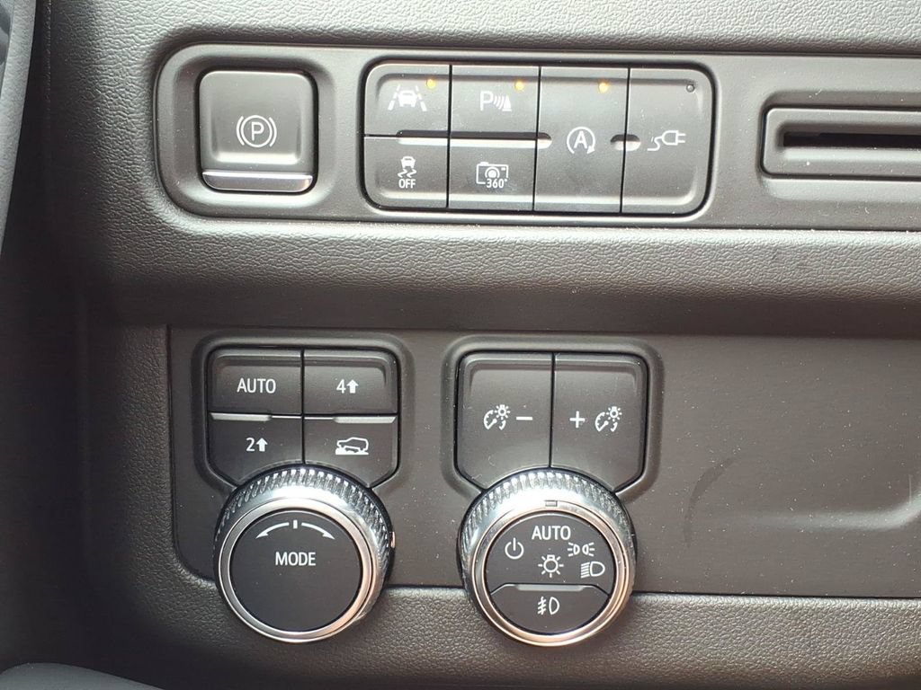 Used 2022 GMC Yukon SLT w/ SLT Premium Package AWD/4WD image 17