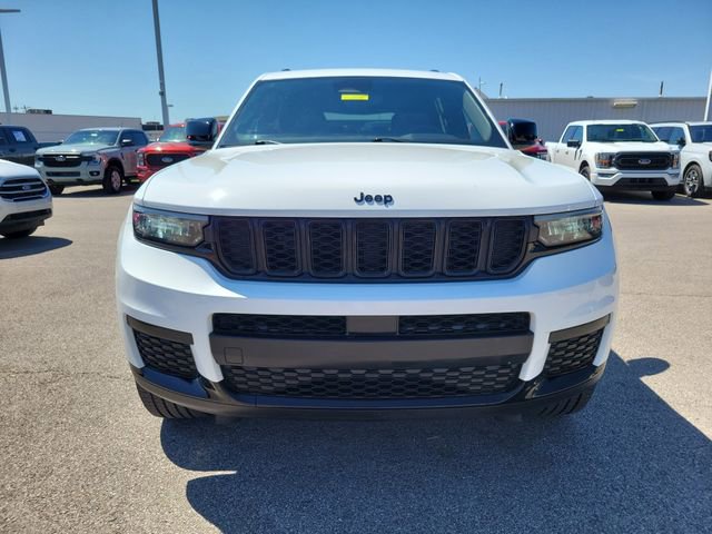 Used 2024 Jeep Grand Cherokee L Altitude AWD/4WD image 8