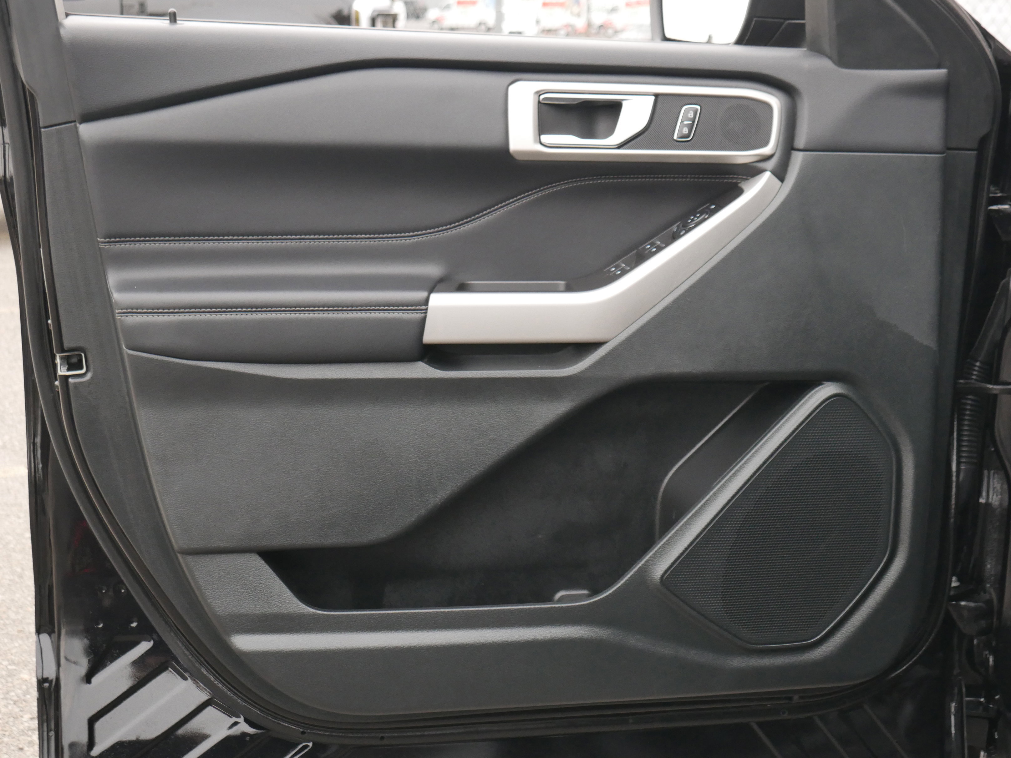 Certified 2024 Ford Explorer XLT w/ Equipment Group 202A image 32