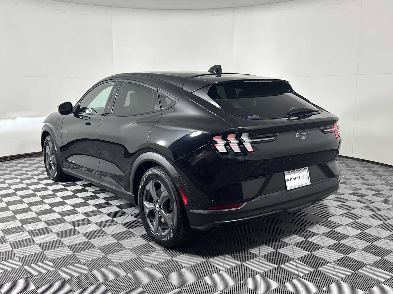 Certified 2021 Ford Mustang Mach-E Select w/ Comfort/Technology Package image 3