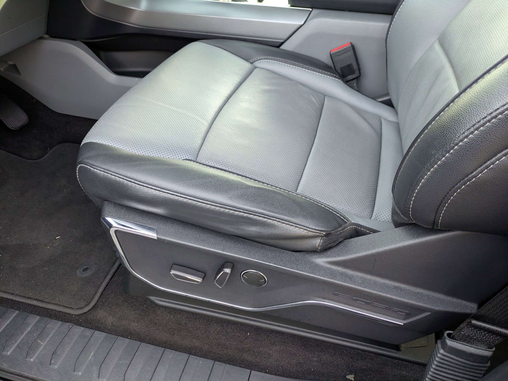 Certified 2022 Ford F150 Lariat w/ Equipment Group 502A High image 14