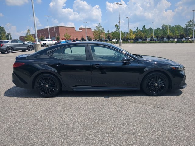 Used 2025 Toyota Camry SE w/ Convenience Package FWD image 3