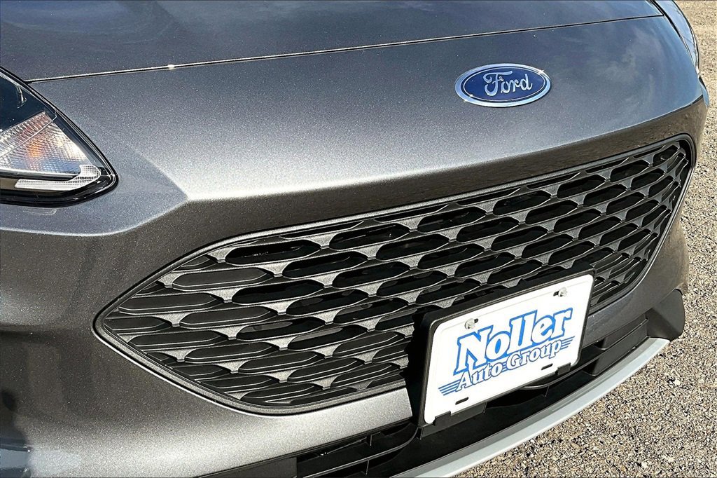 Certified 2022 Ford Escape S image 28
