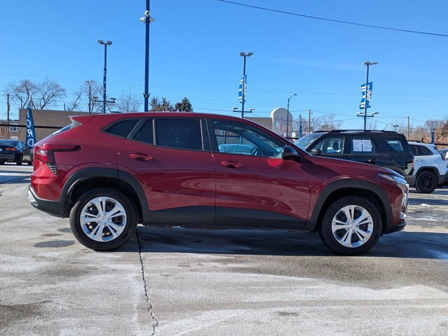 Used 2025 Chevrolet Trax LS FWD image 3