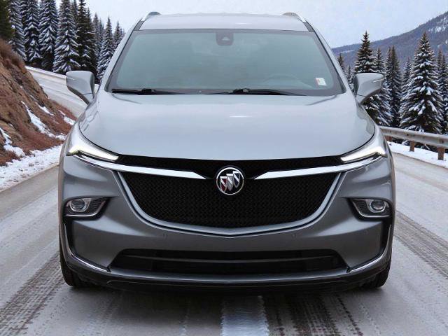 Used 2023 Buick Enclave Essence image 8