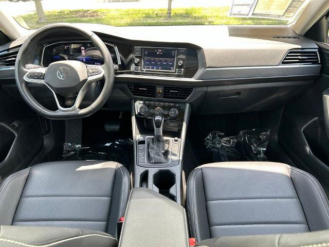 Used 2023 Volkswagen Jetta SE w/ Panoramic Sunroof Package FWD image 10