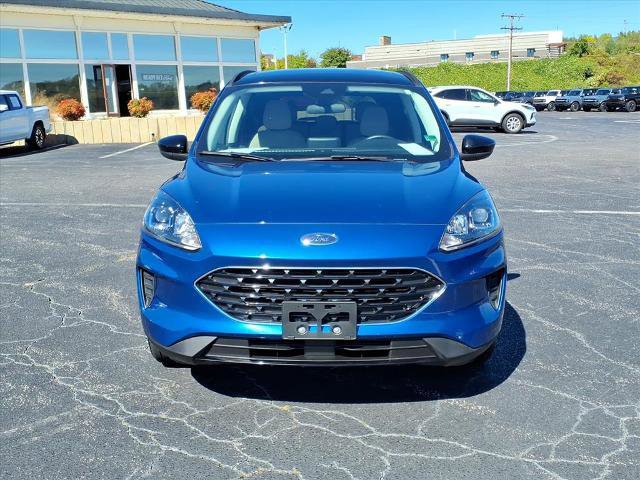 Certified 2022 Ford Escape SE w/ SE Sport Appearance Package image 3