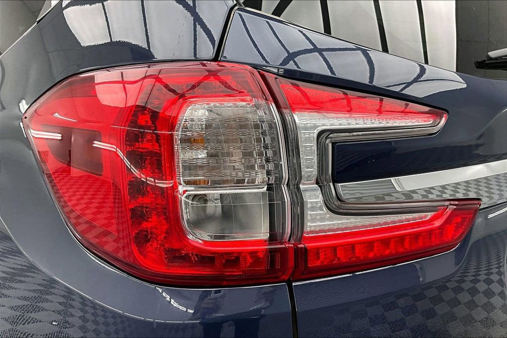 Used 2025 Subaru Ascent Premium image 31