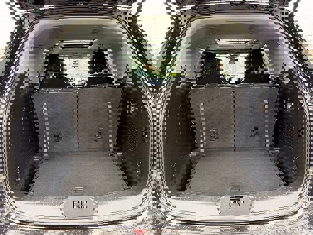 Certified 2022 Ford Explorer XLT w/ Equipment Group 202A image 49