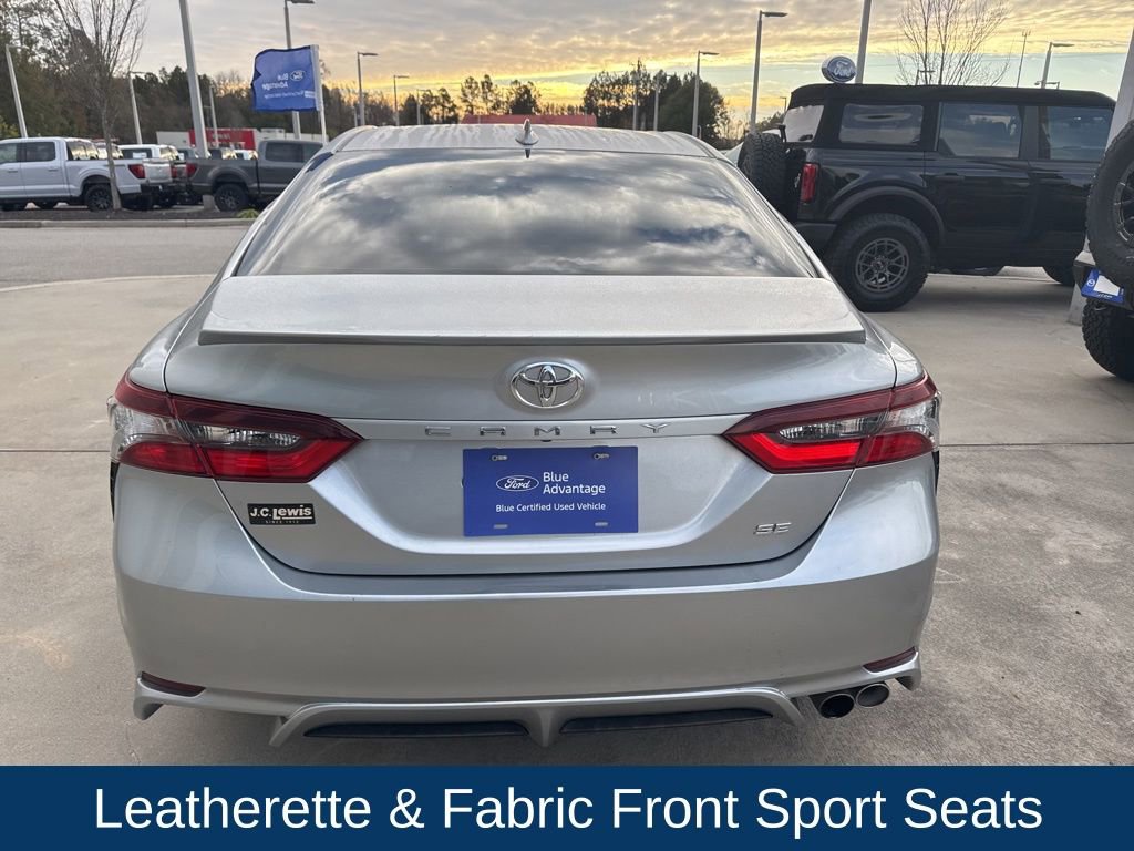 Used 2022 Toyota Camry SE image 5