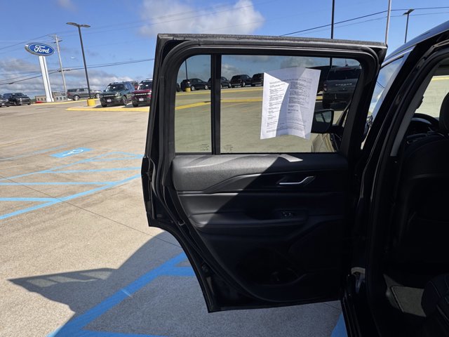 Used 2023 Jeep Grand Cherokee Laredo image 28