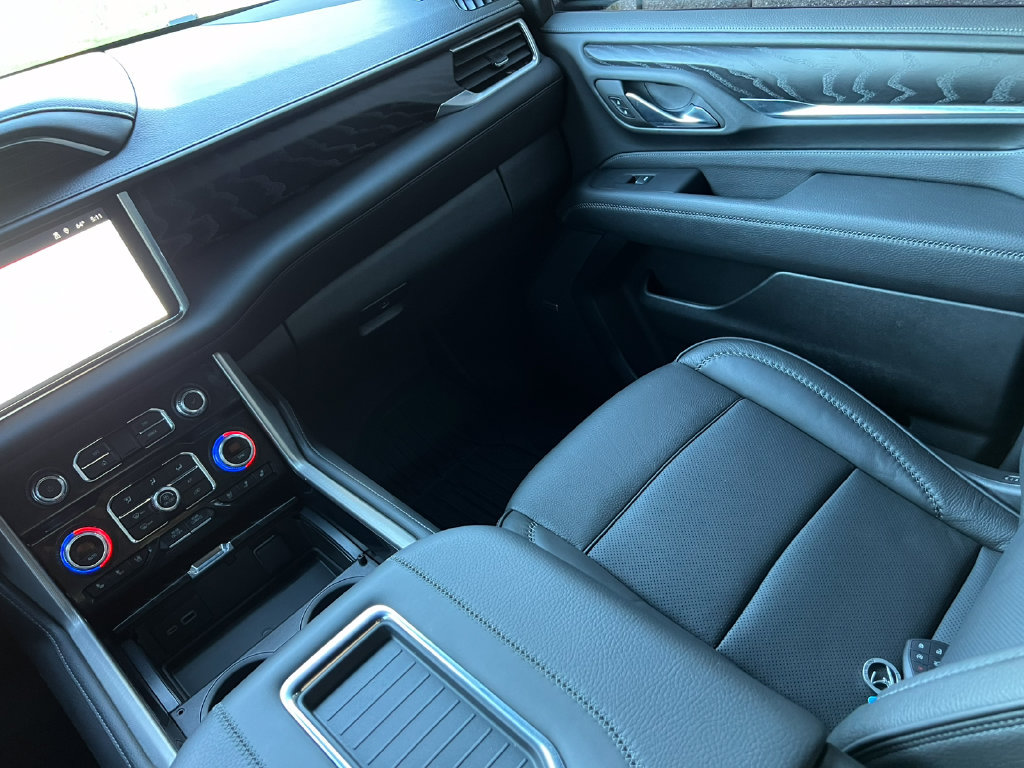 Used 2023 GMC Yukon XL Denali AWD/4WD image 35