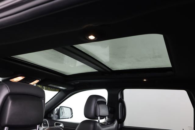 Used 2019 Jeep Grand Cherokee Limited w/ Luxury Group II image 33