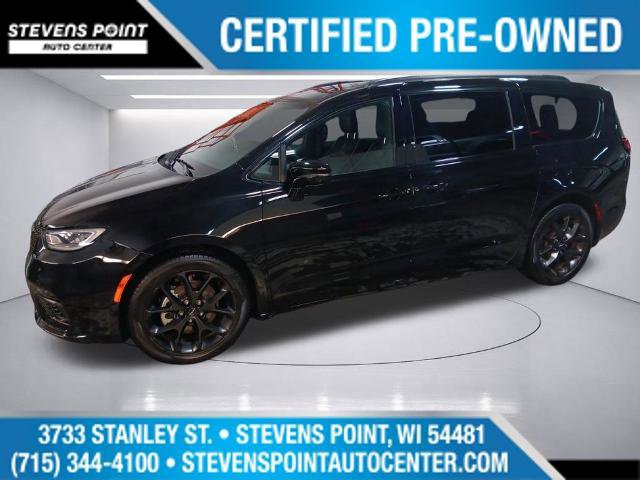 Used 2025 Chrysler Pacifica Limited image 3