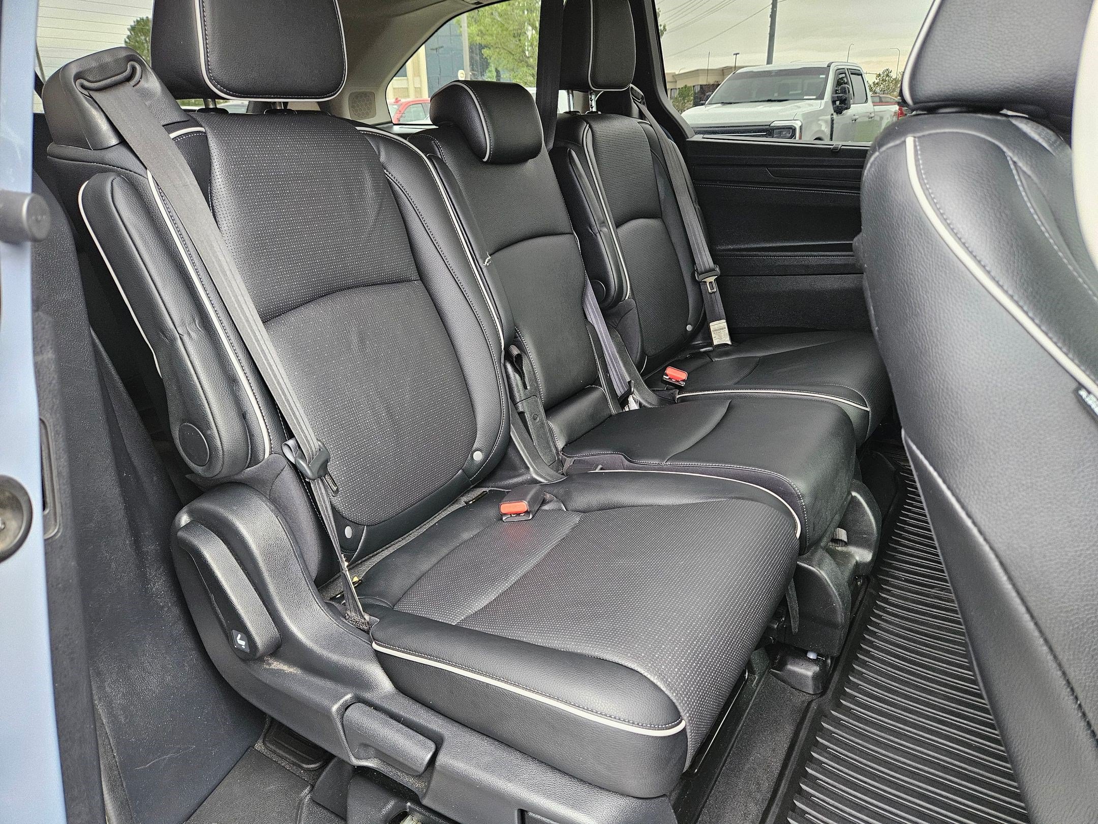 Used 2025 Honda Odyssey Elite image 32