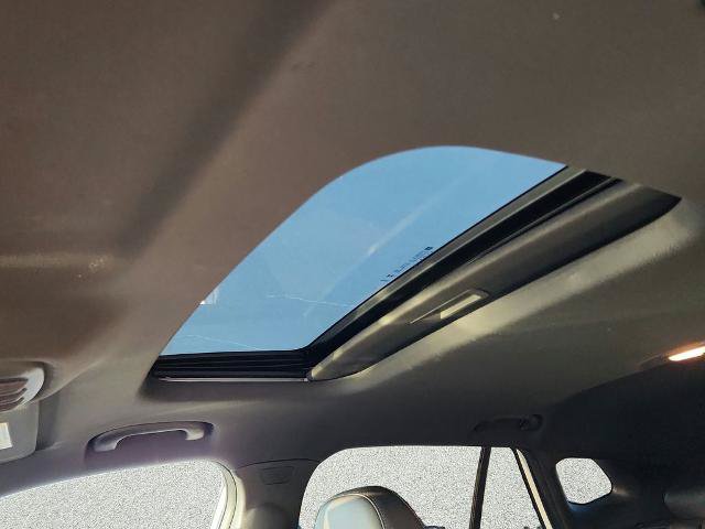 Used 2025 Chevrolet Trax RS w/ Sunroof Package FWD image 11