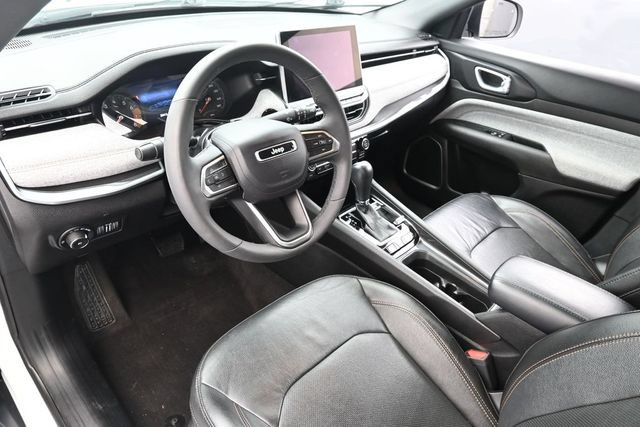 Used 2023 Jeep Compass Latitude AWD/4WD image 11