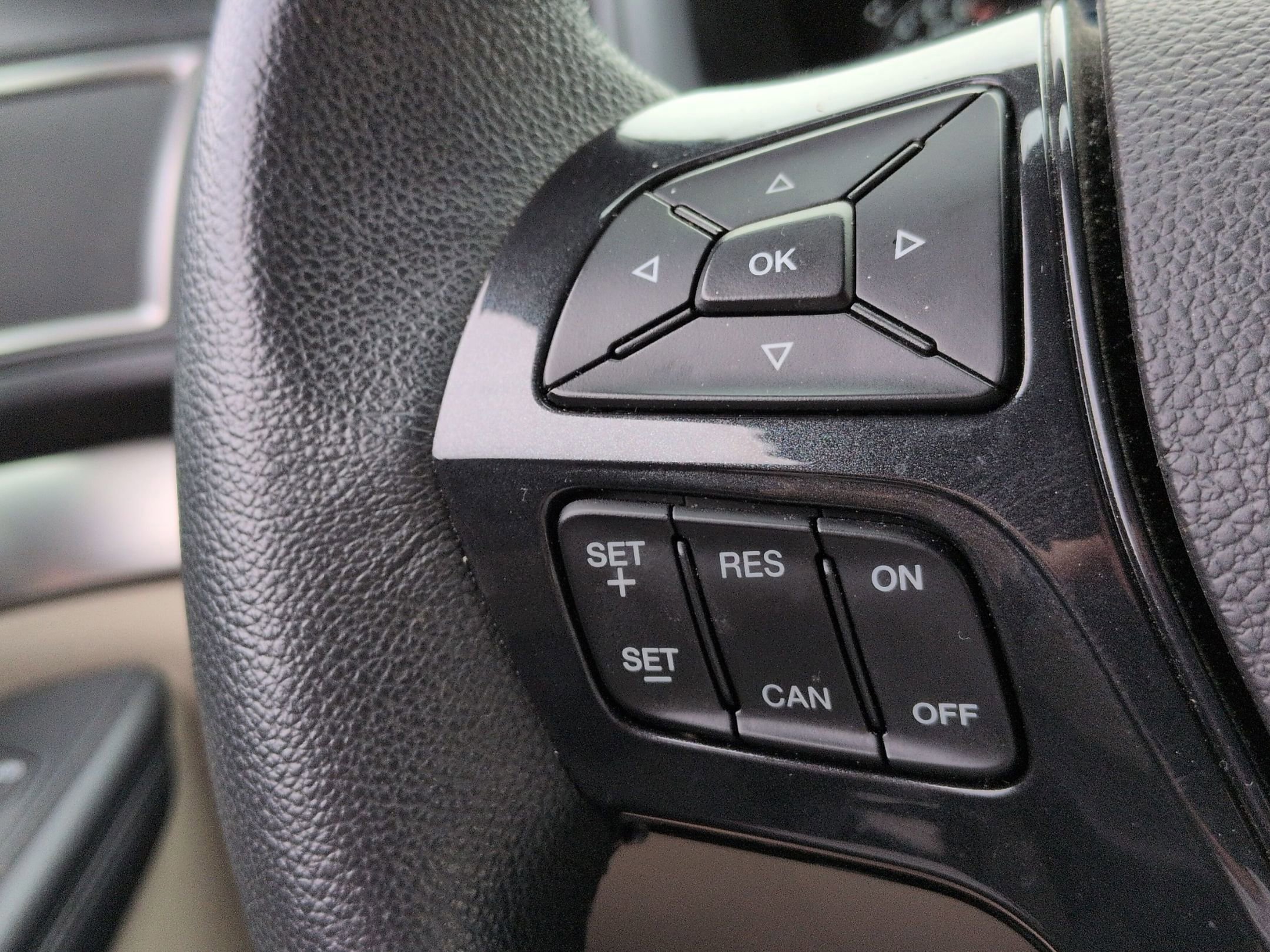 Certified 2018 Ford Explorer XLT w/ Equipment Group 202A image 17