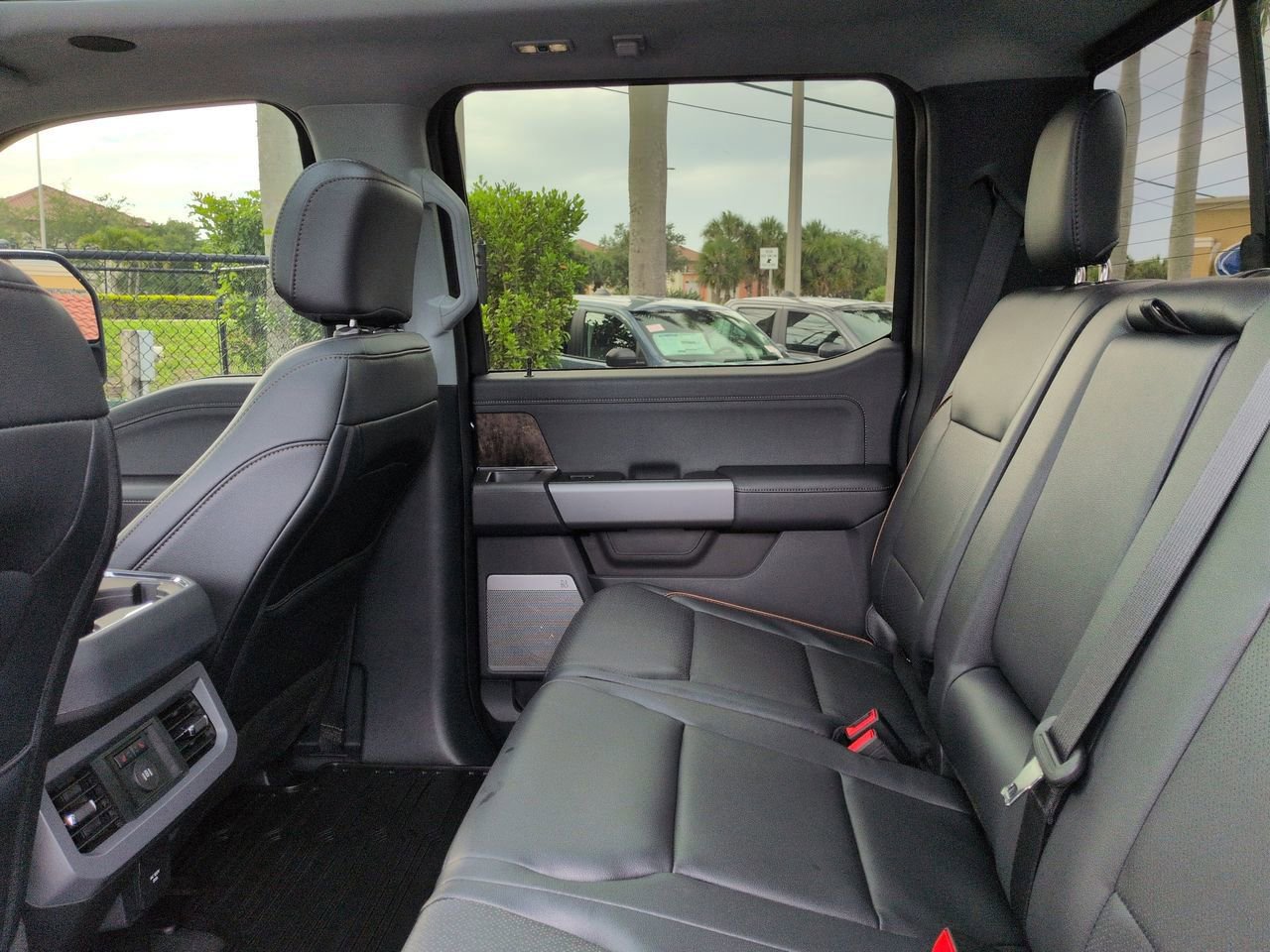 Certified 2025 Ford F250 Lariat w/ Lariat Ultimate Package AWD/4WD image 13