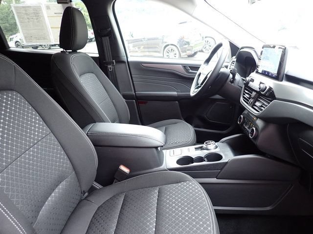 Certified 2025 Ford Escape Active w/ Cold Weather Package AWD/4WD image 10