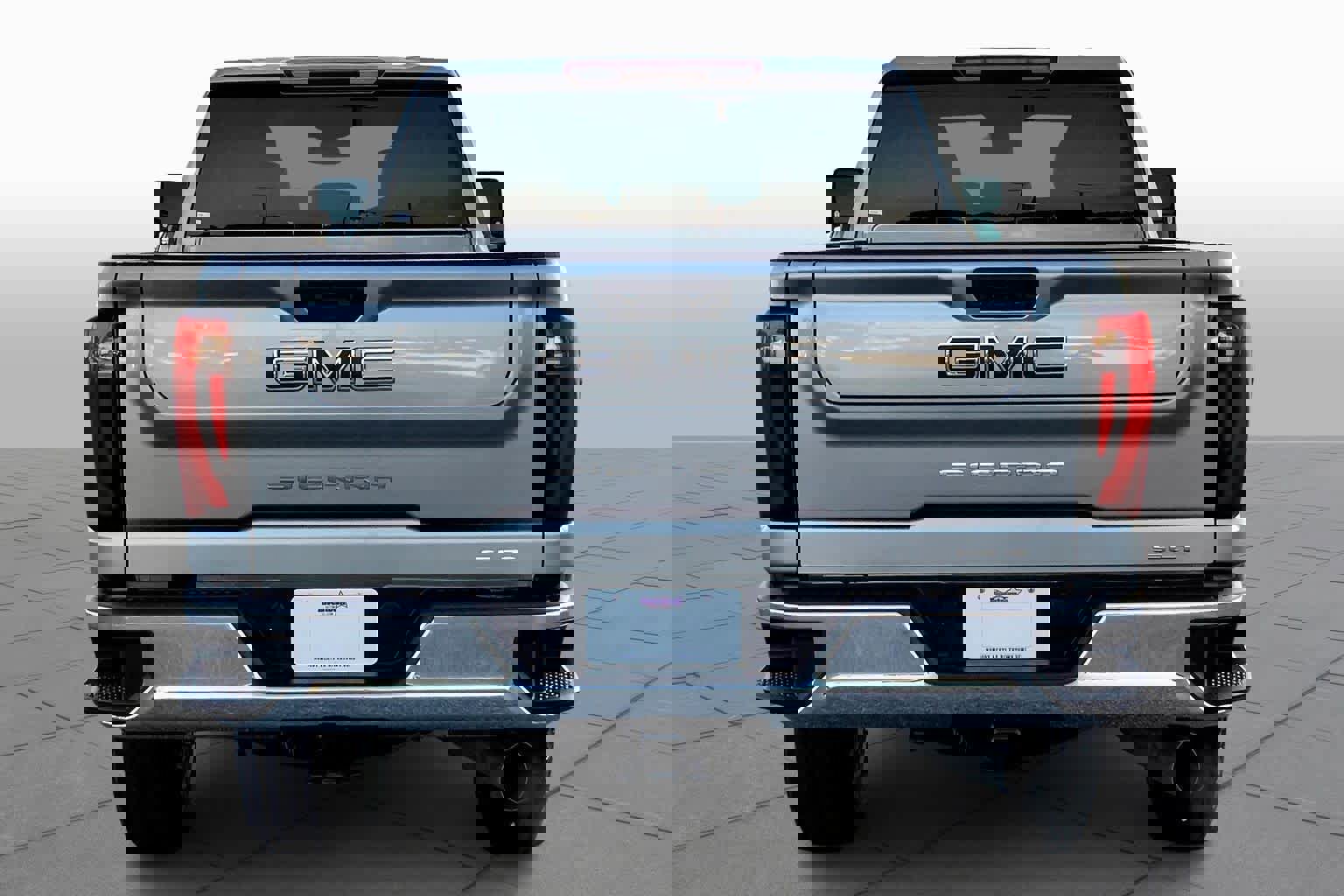 Used 2025 GMC Sierra 2500 SLT w/ SLT Convenience Package image 2