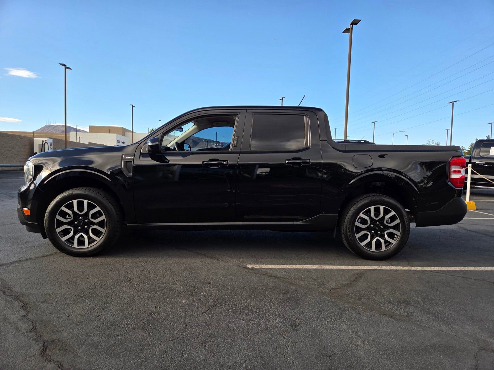 Certified 2022 Ford Maverick Lariat image 2