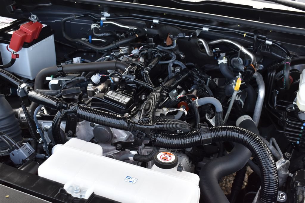 Used 2025 Toyota 4Runner SR5 AWD/4WD image 13