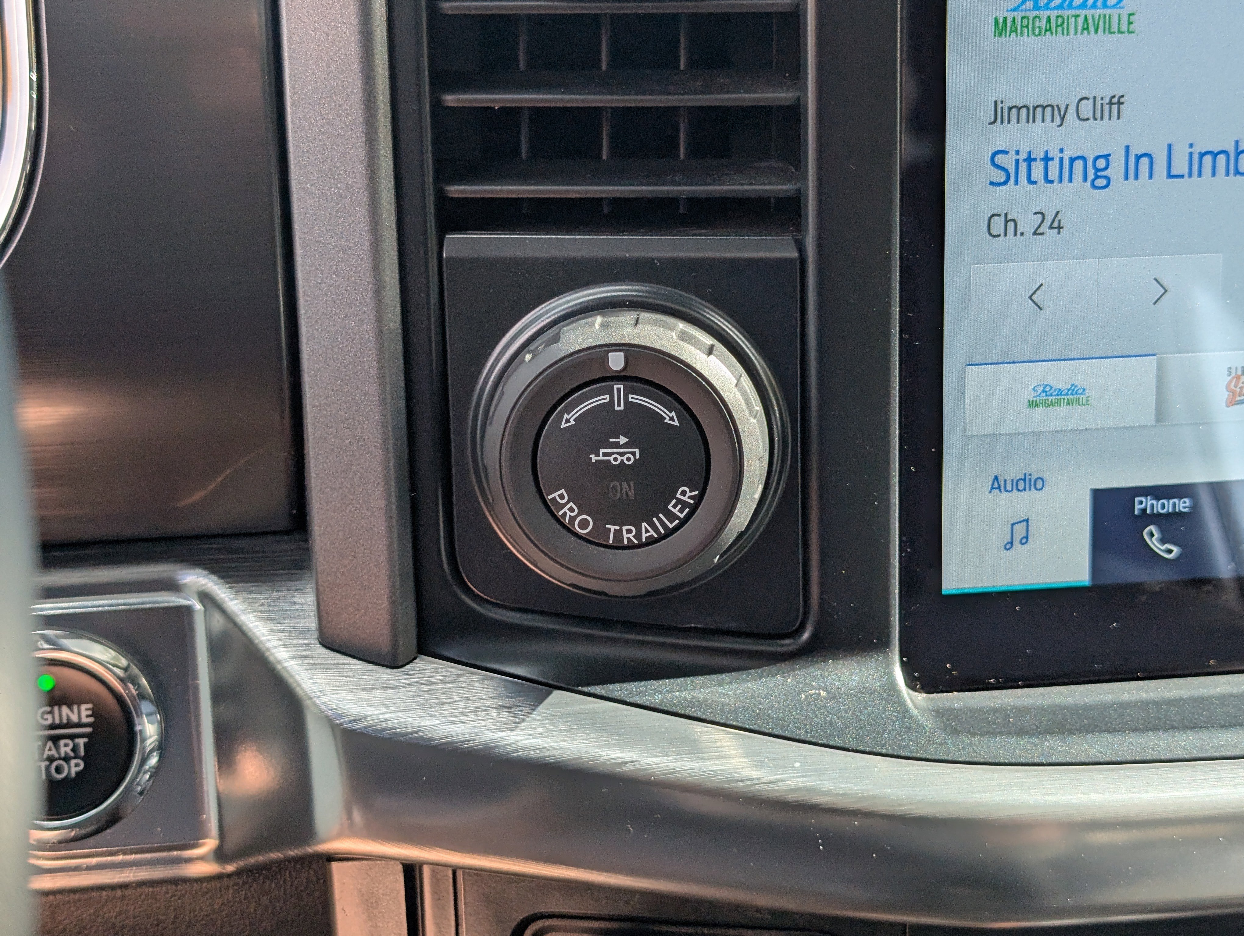 Certified 2022 Ford F150 Lariat w/ Equipment Group 502A High image 27