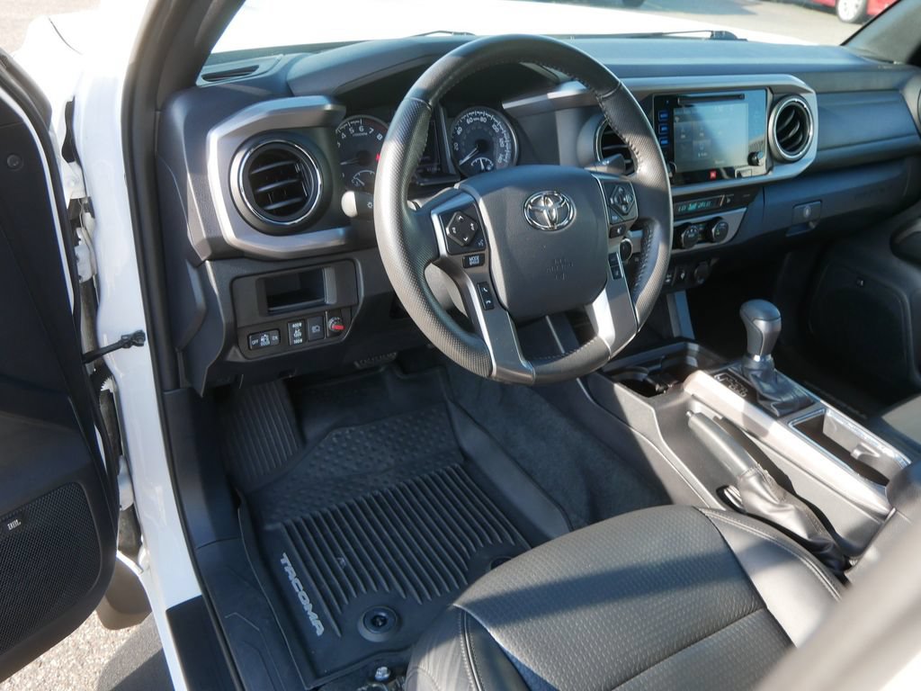 Used 2019 Toyota Tacoma Limited AWD/4WD image 13