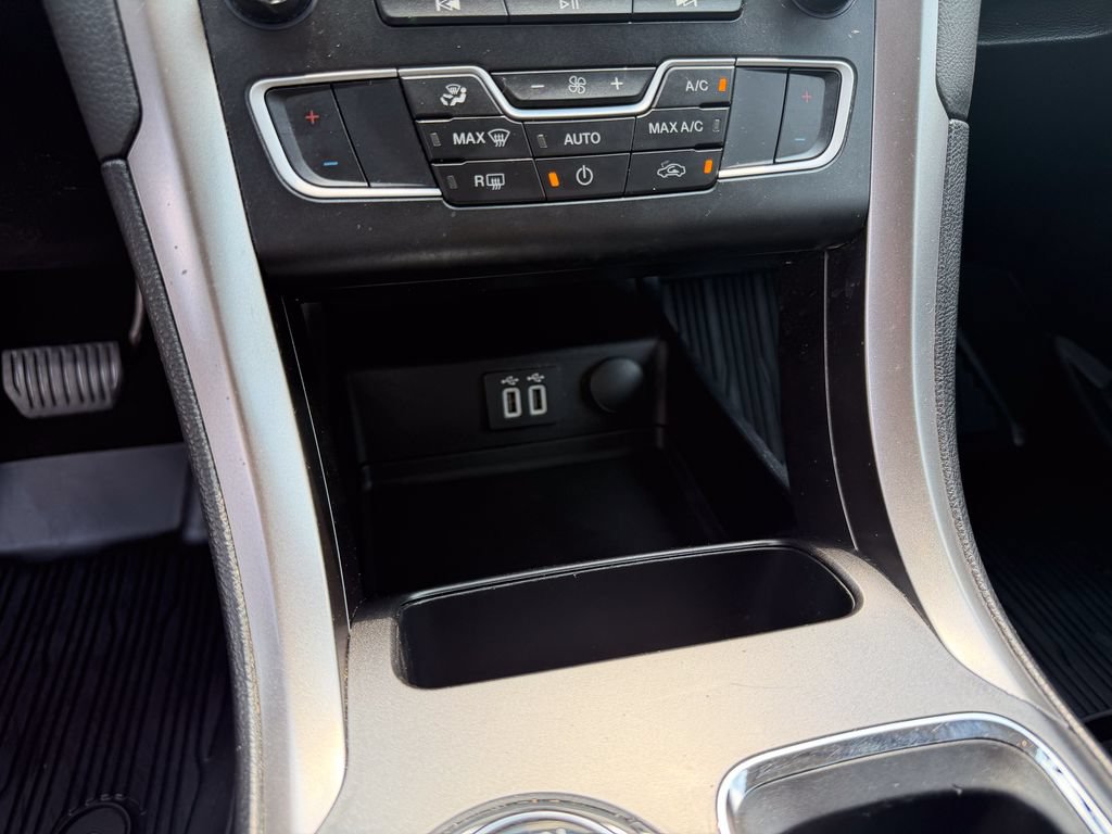 Certified 2020 Ford Fusion SE FWD image 21