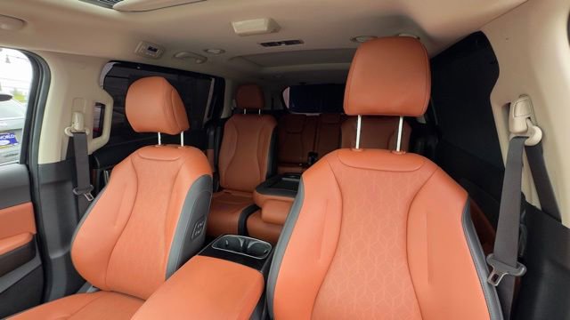Used 2026 Kia Carnival SX FWD image 17