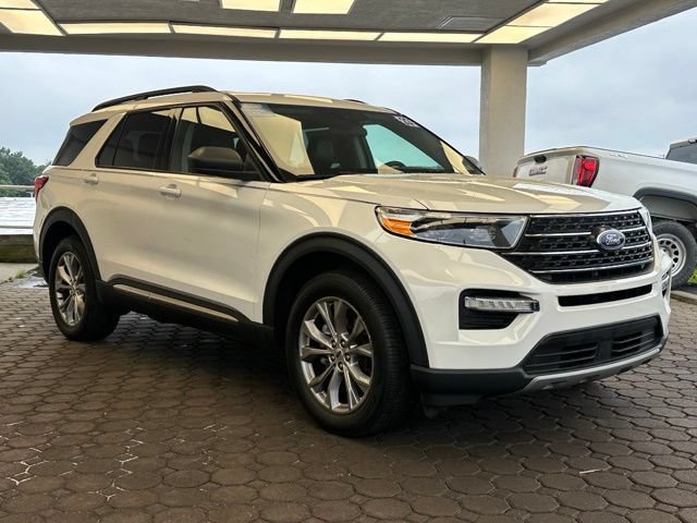 Certified 2023 Ford Explorer XLT w/ Equipment Group 202A AWD/4WD image 31