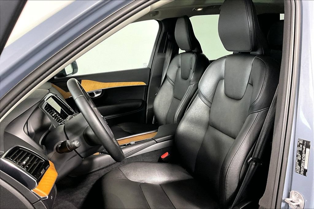 Used 2023 Volvo XC90 B6 Plus AWD/4WD image 25